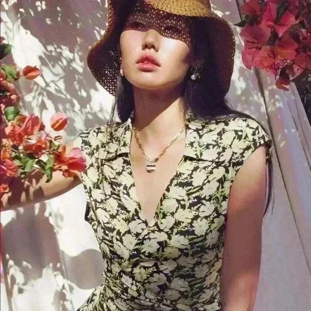 URBAN OUTFITTERS UO NWT super-cute Silver Sun flower Mini Floral Wrap Dress - Picture 5 of 5